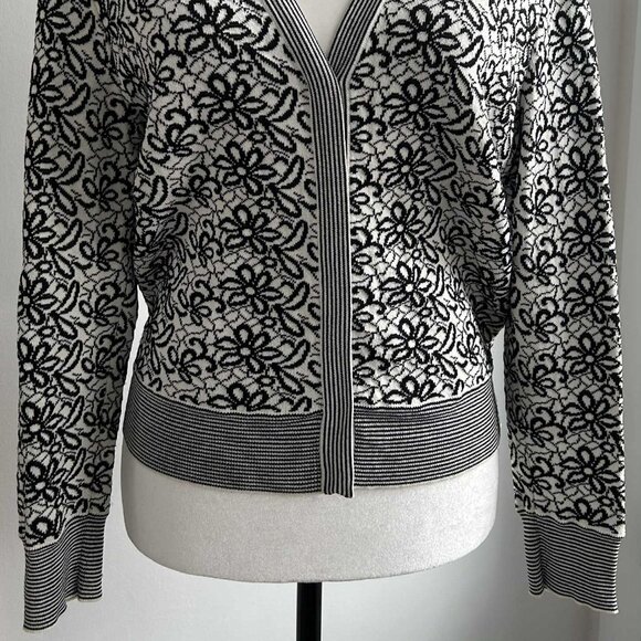 Vintage Jones New York Black & Off-White Floral Jacquard Knit Cardigan – US S - Picture 4 of 12